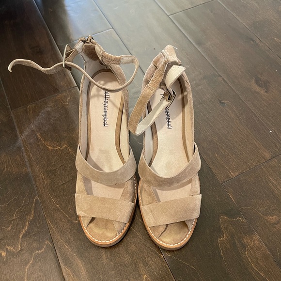Jeffrey Campbell Shoes - Jeffrey Campbell sandal wedge